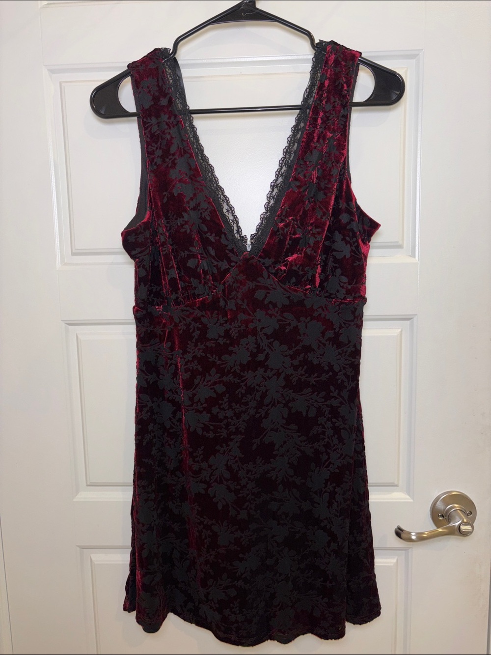 Burgundy Floral Burnout Velvet Lace Trim Mini Dress V-Neck Sleeveless L